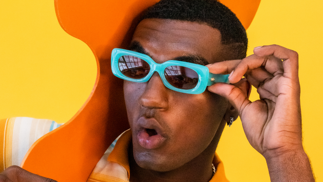 How can you determine the size of sunglasses in millimeters? - ROYALTAIL