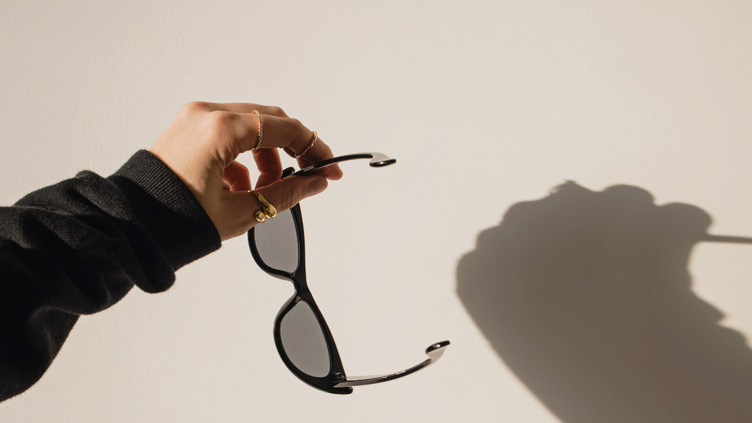 how to hold sunglasses Royaltail