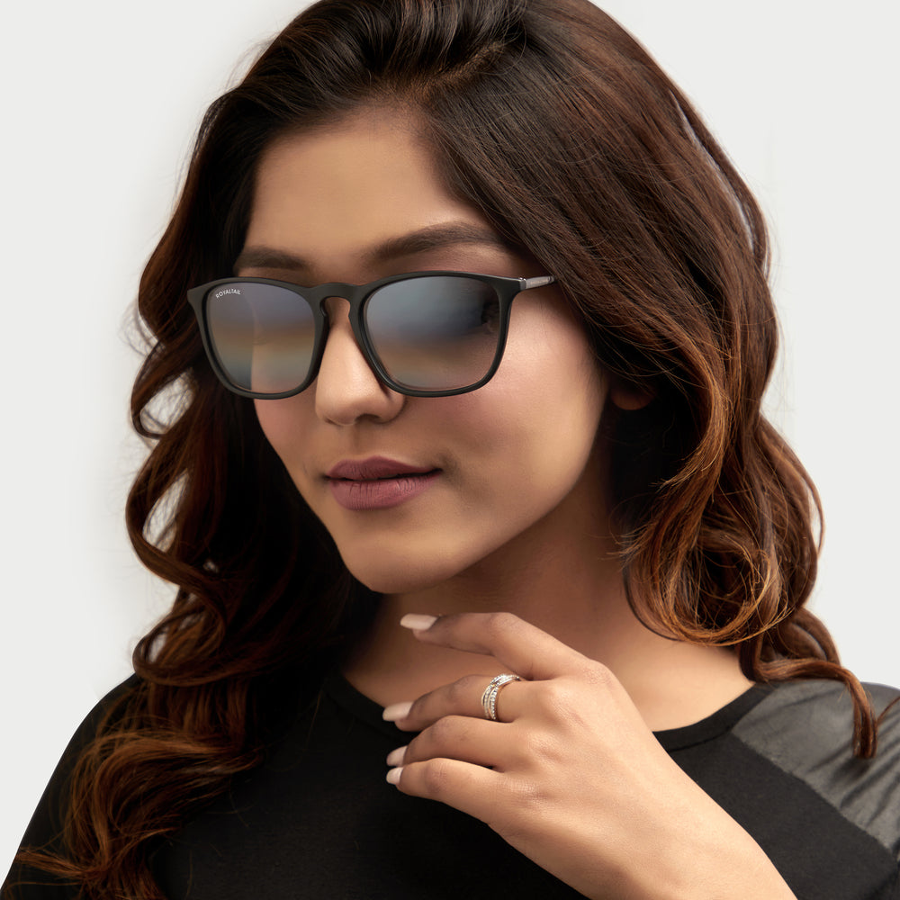 Round sunglasses for men and women, black frame and blue gradient lenses