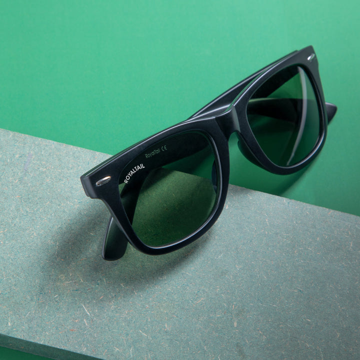 Black wayfarer sunglasses with green lenses, photo 5