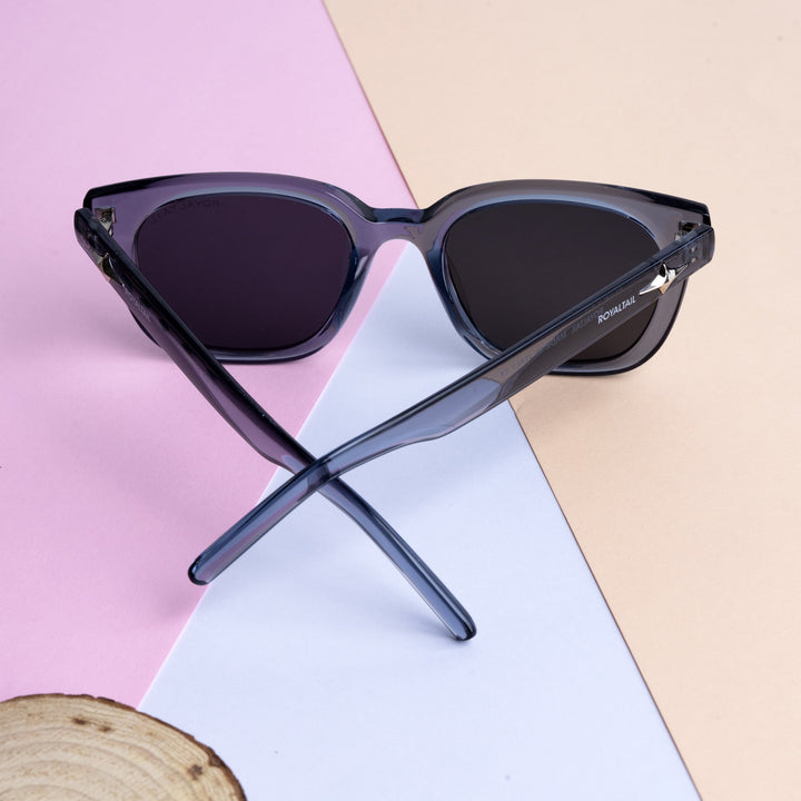 Light grey square sunglasses with black lenses, photo 4