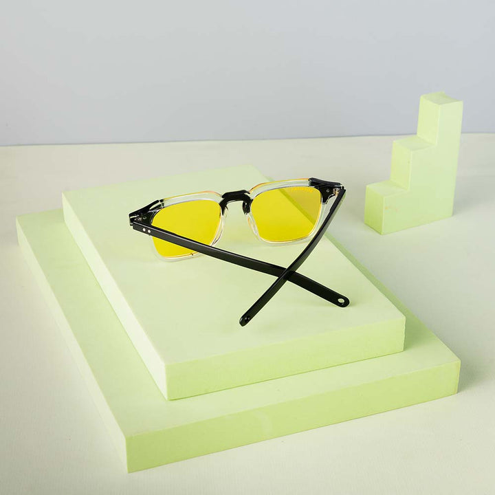 Square sunglasses for men and women, black frame and yellow lenses