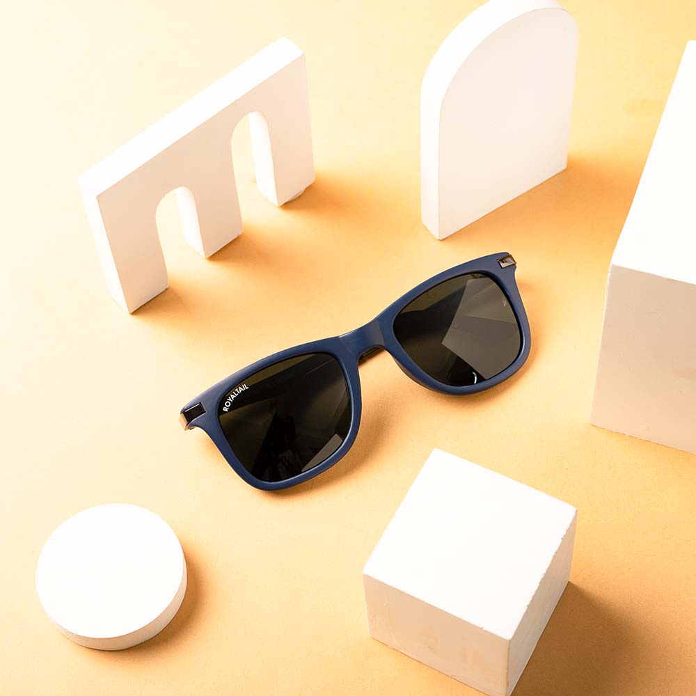 Blue square sunglasses with black lenses – ROYALTAIL