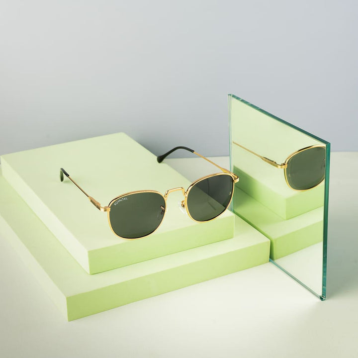 Gold round sunglasses with black lenses – ROYALTAIL